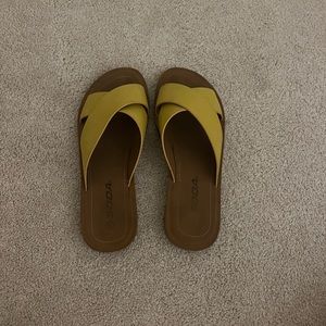 NWOT yellow soda sandals